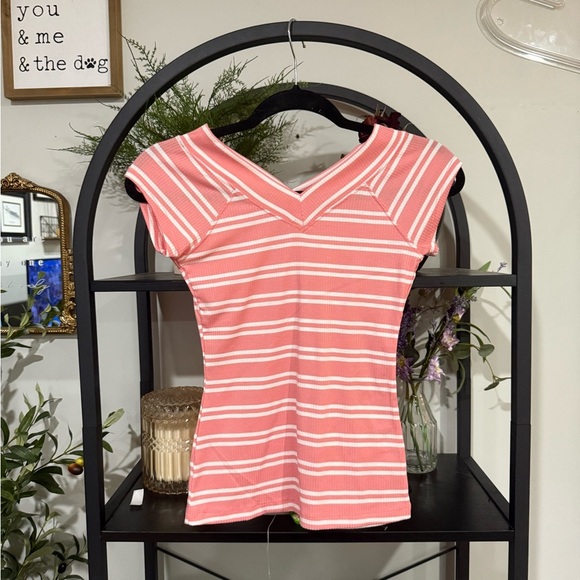 BDG Pink Fitted Ribbed Short Sleeve Tee size medium - Picture 1 of 4